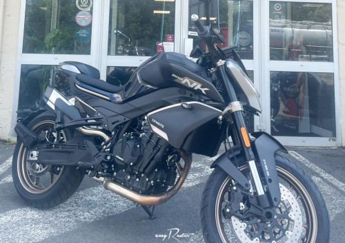 location moto Rodez Benelli 400 Imperiale 14778