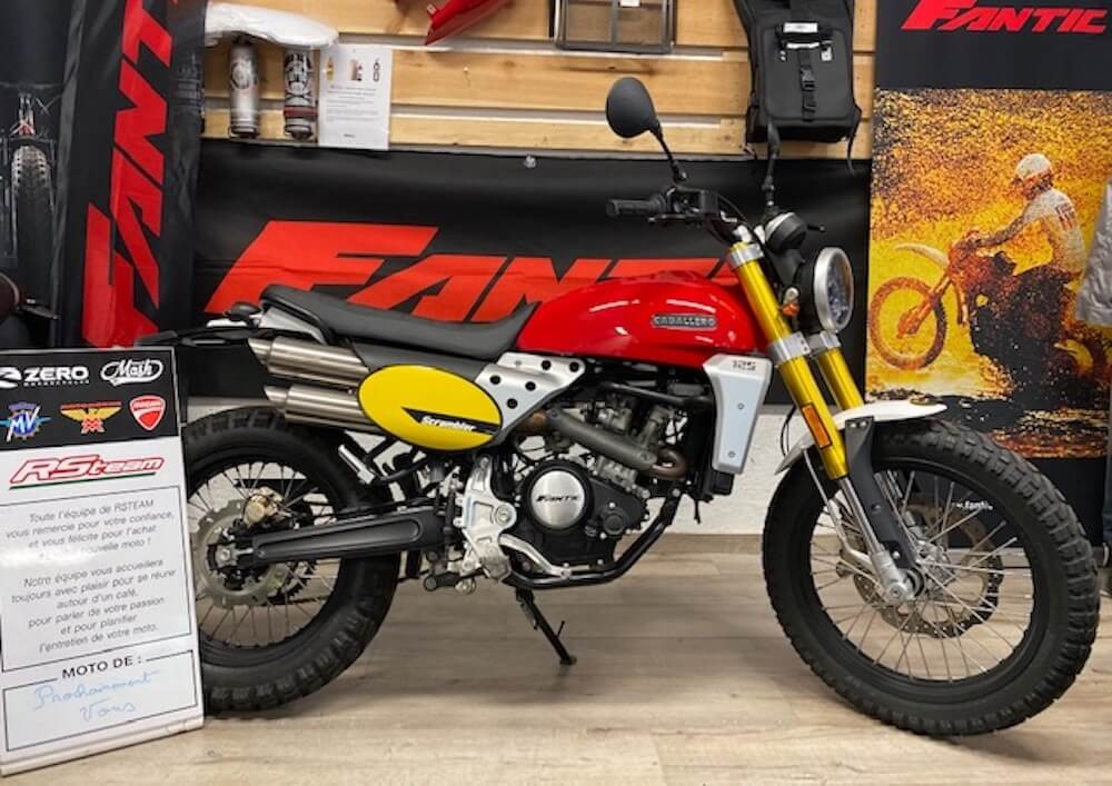 Rent Fantic 125 Scrambler Chambourcy Easy Renter