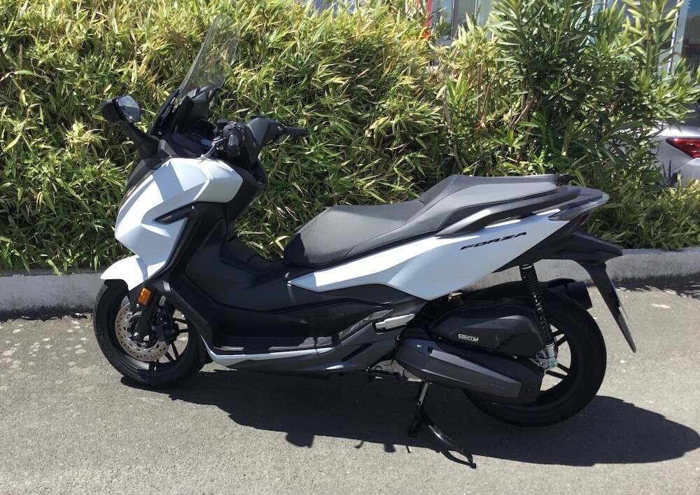 Rent Honda Forza 125 | Royan | Easy Renter