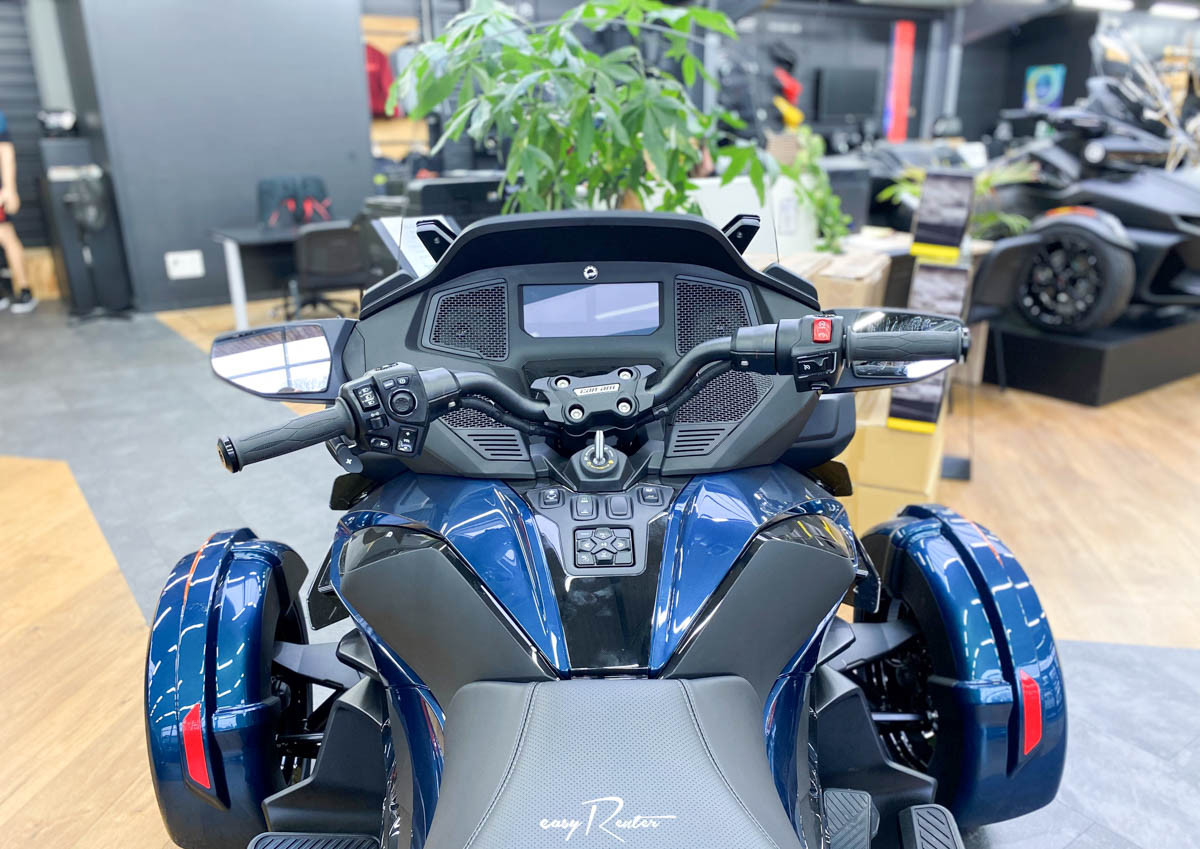 Rent CanAm Spyder RT Limited Rouen Easy Renter