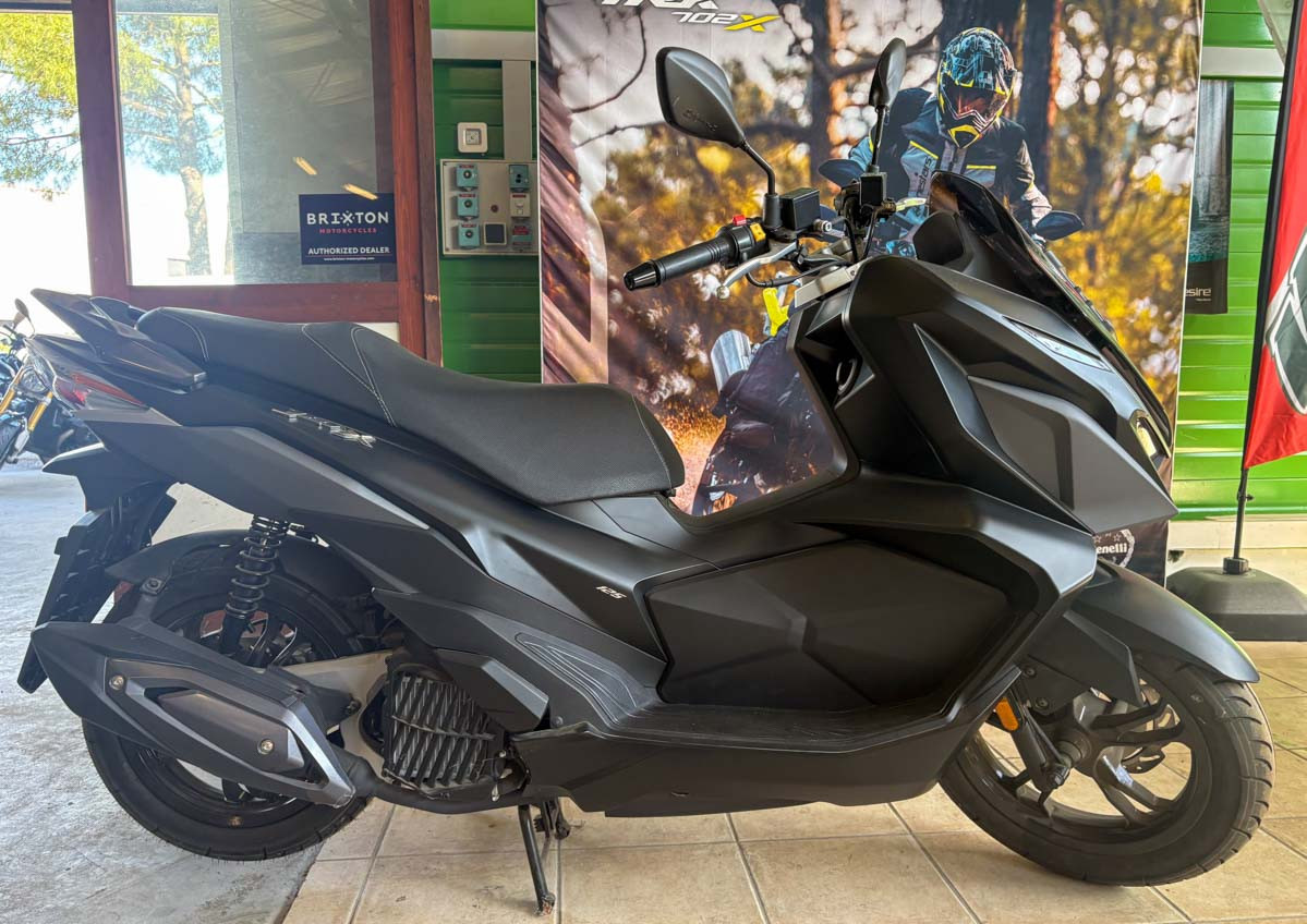 Saint-Lô Kawasaki Z650 A2 motorcycle rental 14194