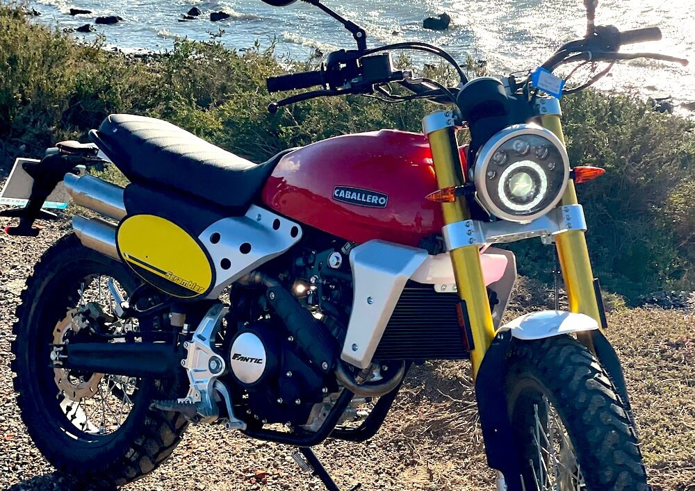 Location scooter Le Mans PIAGGIO 125 XEVO 1