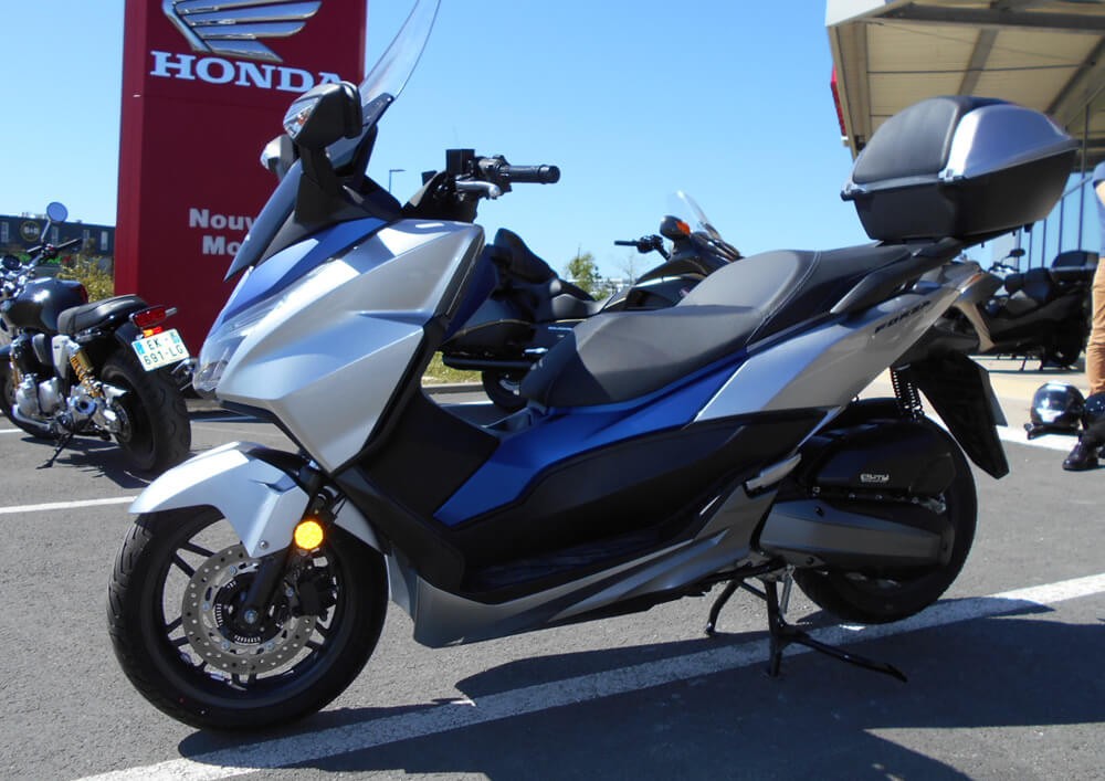 Rent Honda 125 Forza La Rochelle Easy Renter