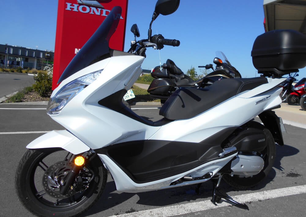 Rent Honda Pcx125 La Rochelle Easy Renter