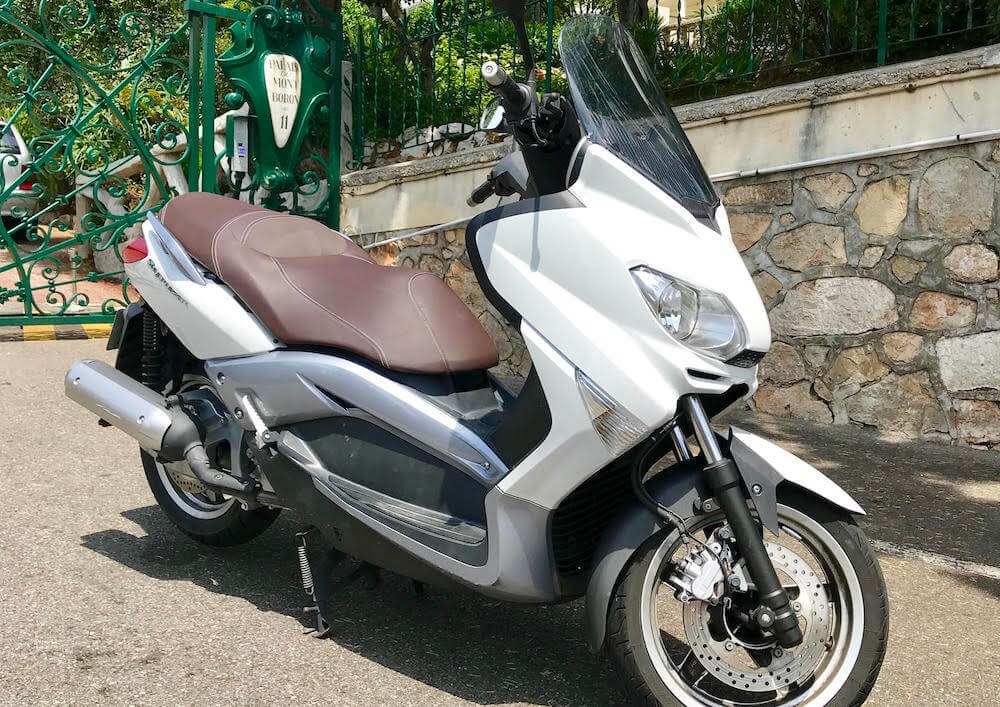 Location scooter nantes MBK 125 Skyliner S