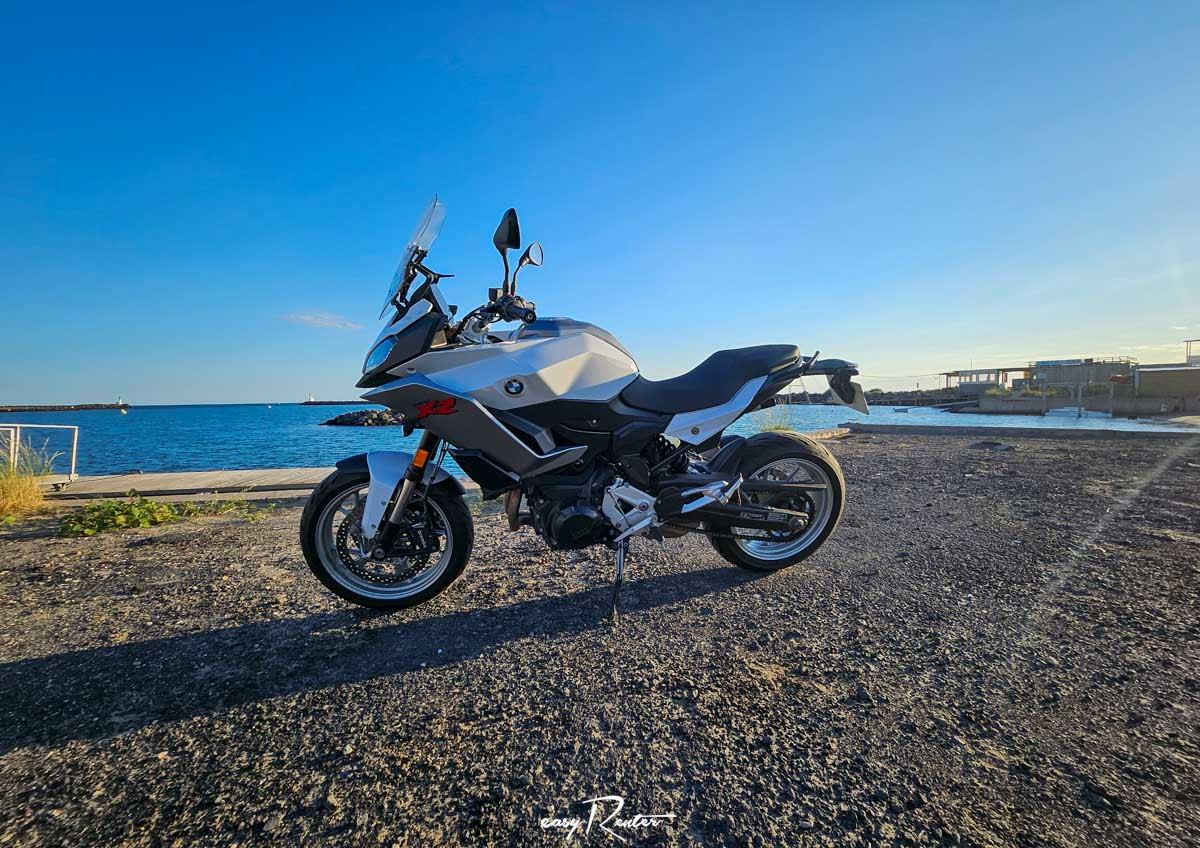 Bailleul BMW F 900 R A2 motorcycle rental 15684