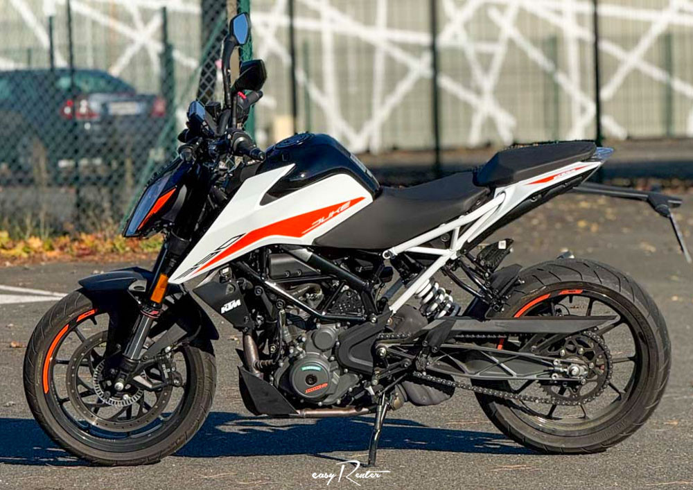 Location moto Laval Yamaha MT07 1