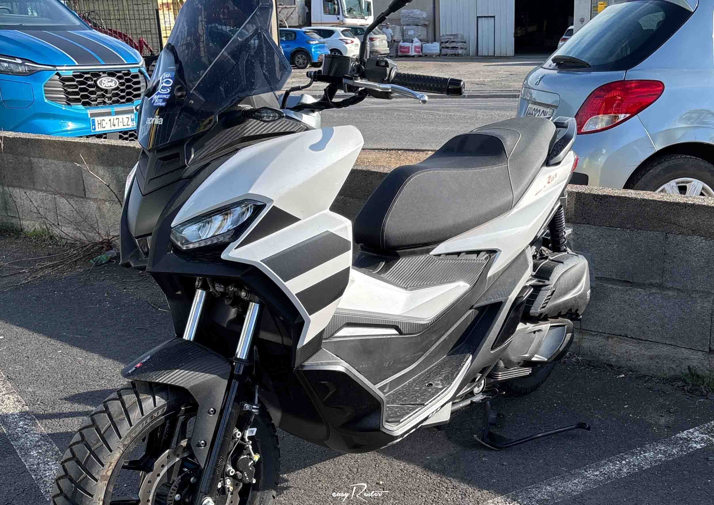 Nancy Guzzi V7 Stone motorcycle rental 14939