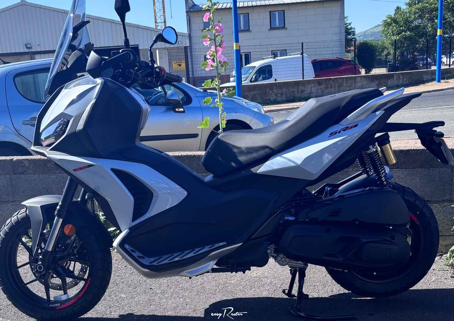 Nancy Guzzi V7 Stone motorcycle rental 14939