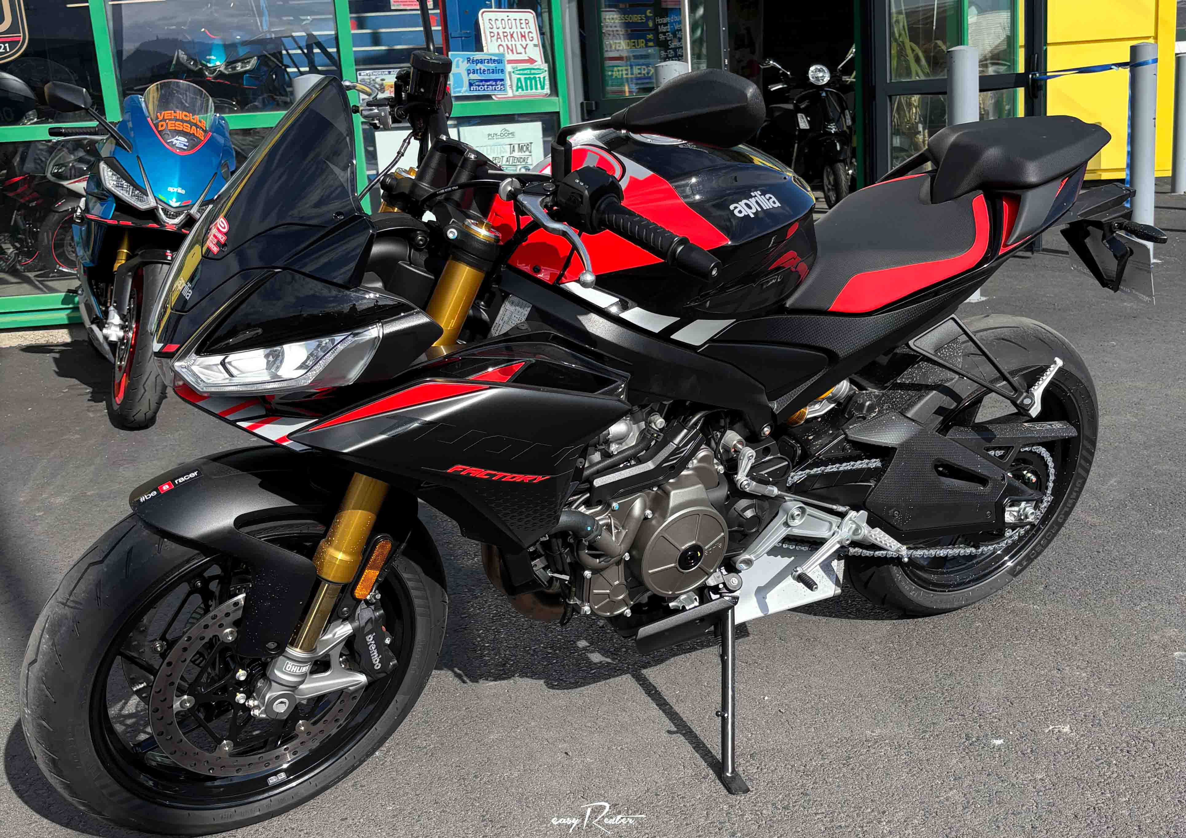 Nancy Guzzi V7 Stone motorcycle rental 14939