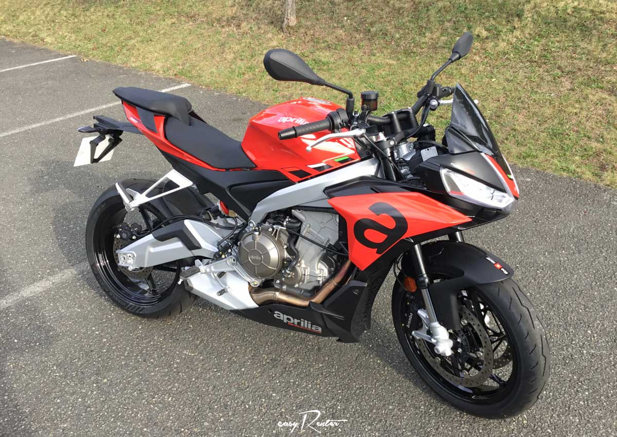 Location moto Mayenne Guzzi V9 2