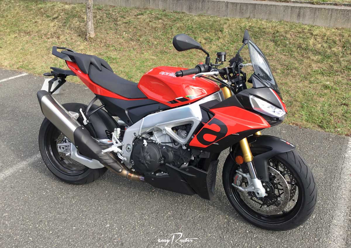 Location moto Mayenne Guzzi V9 2