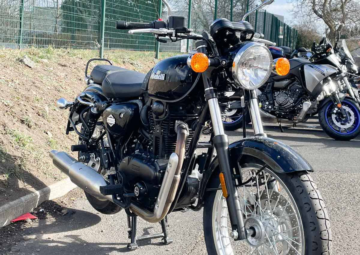 Location moto Laval Yamaha MT07 1