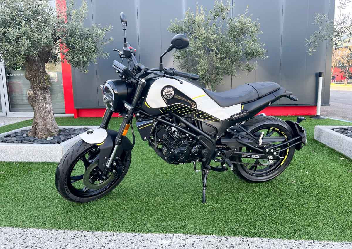 location moto electrique Valence Zero Motorcycles S (Streetfighter) 1