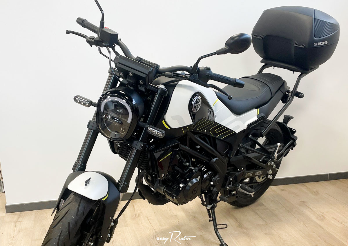 Location moto Laval Yamaha MT07 1