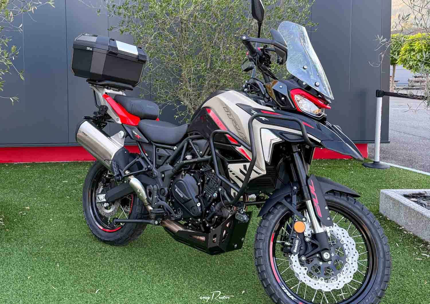 location moto electrique Valence Zero Motorcycles S (Streetfighter) 1