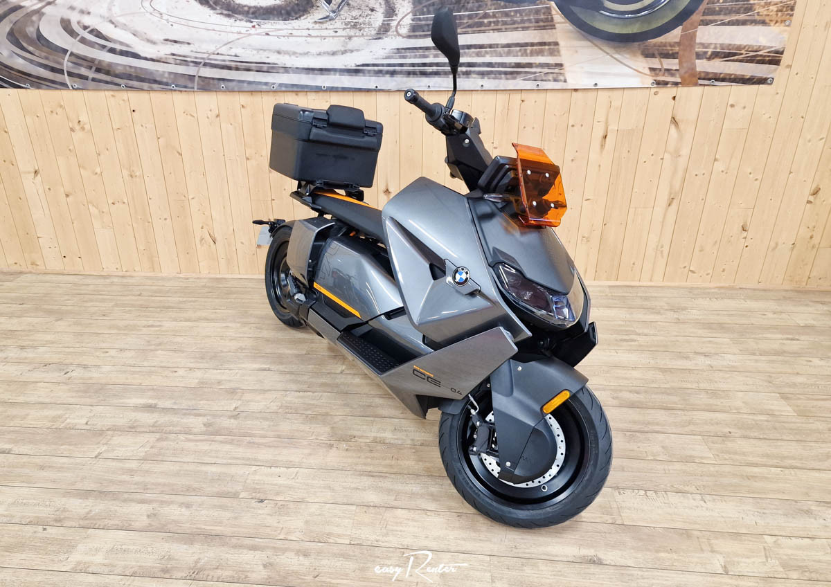 Le Mans Silence S01 scooter rental 18789