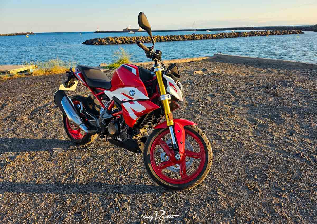 Bailleul BMW F 900 R A2 motorcycle rental 15684