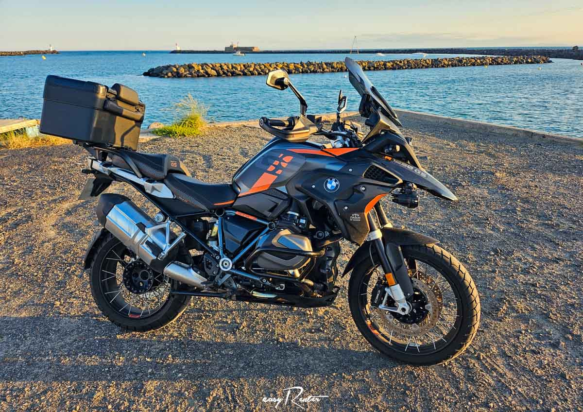 Bailleul BMW F 900 R A2 motorcycle rental 15684