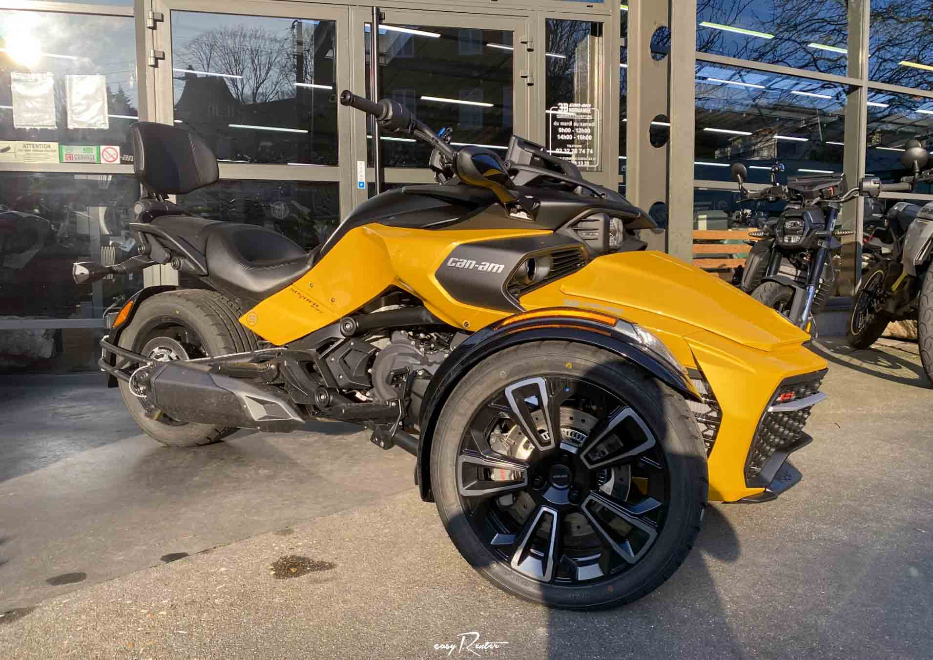 Location moto Laval Yamaha MT07 1