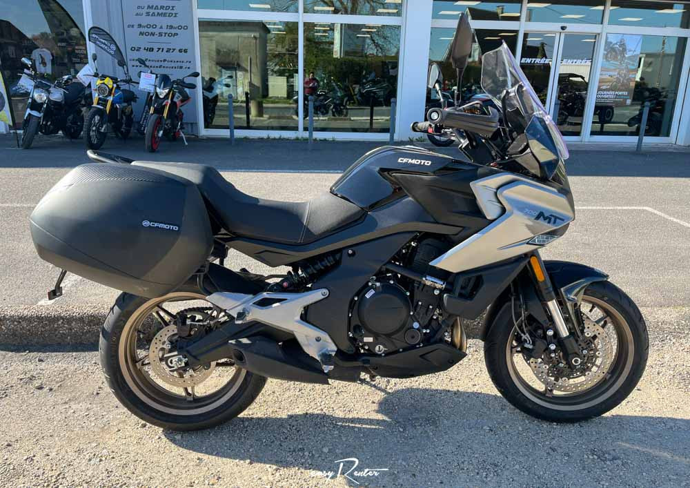 Location Moto Granville Yamaha MT09 Tracer 1