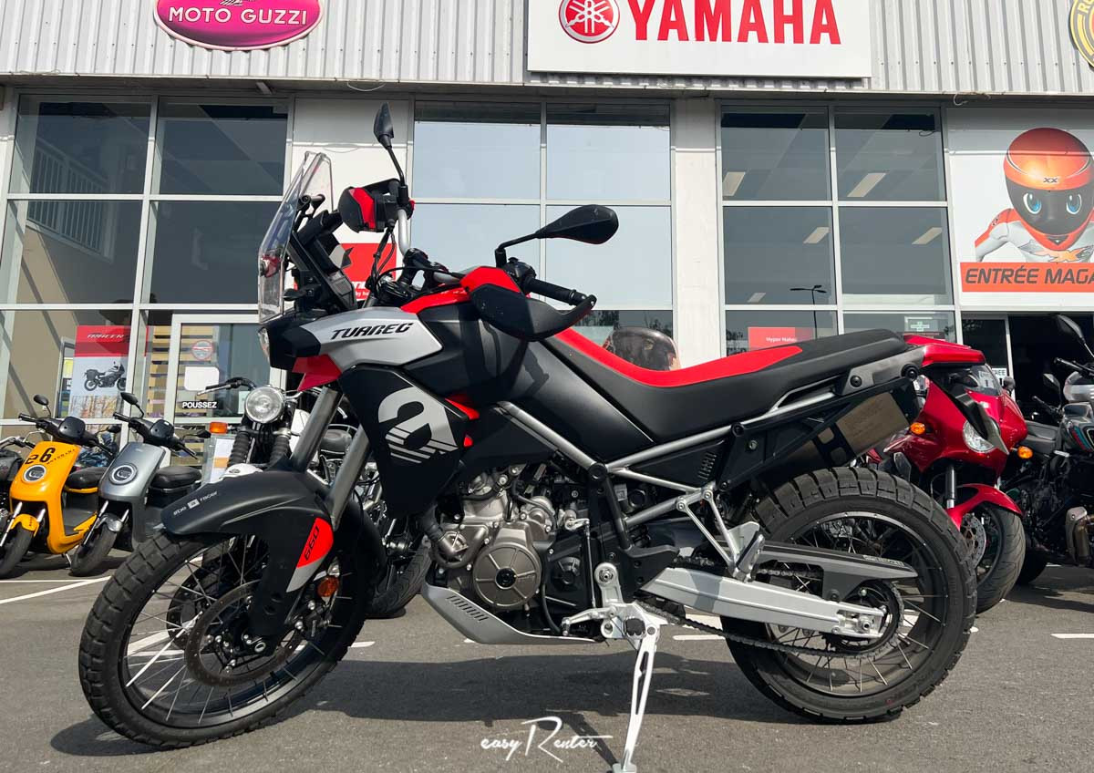 Nancy Guzzi V7 Stone motorcycle rental 14939