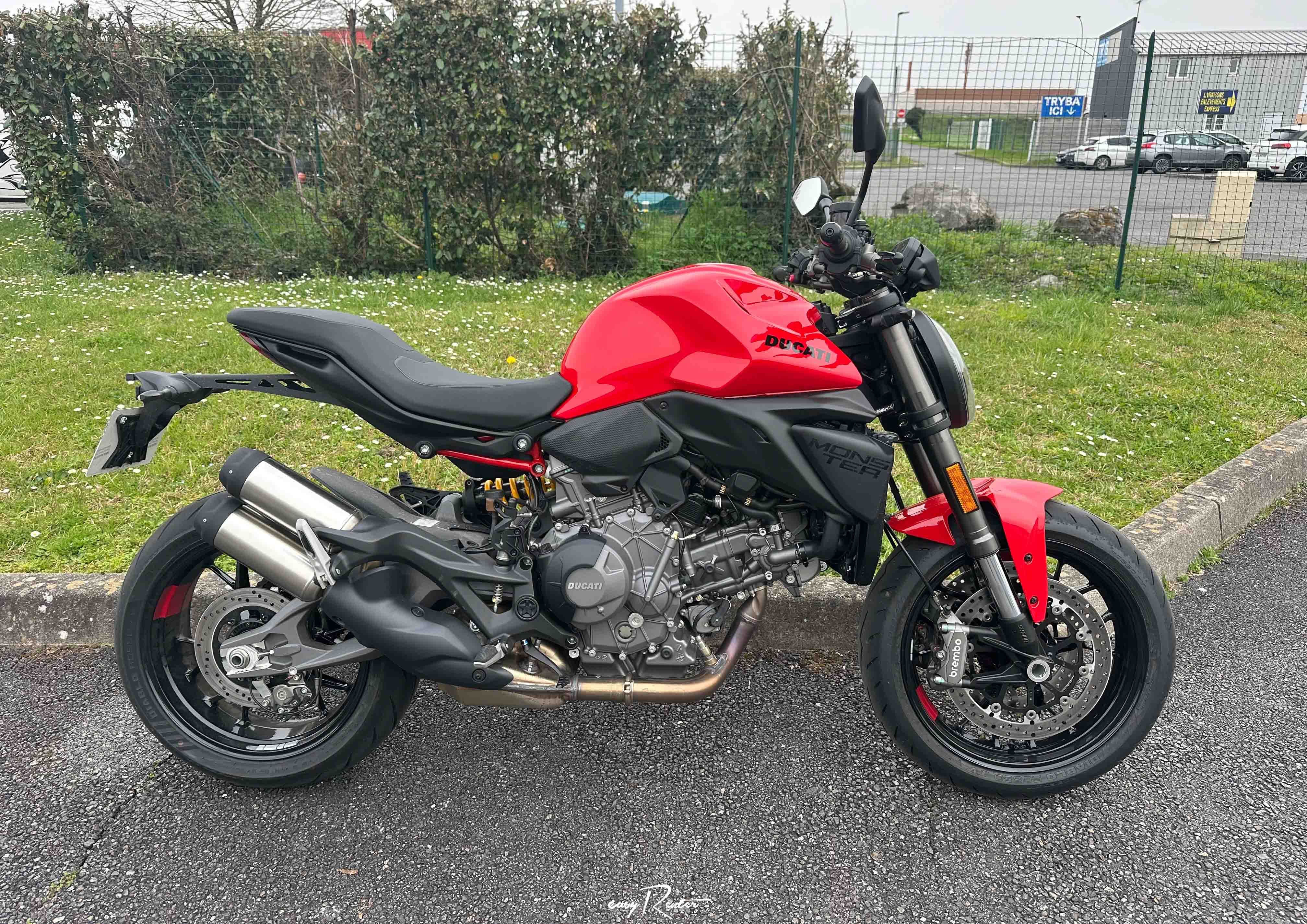 Angers KTM 890 Duke L motorcycle rental 15589