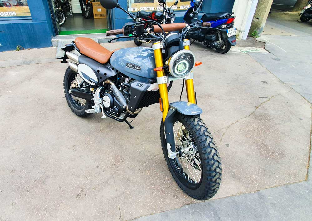Nantes Orcal SK03 motorcycle rental 14549