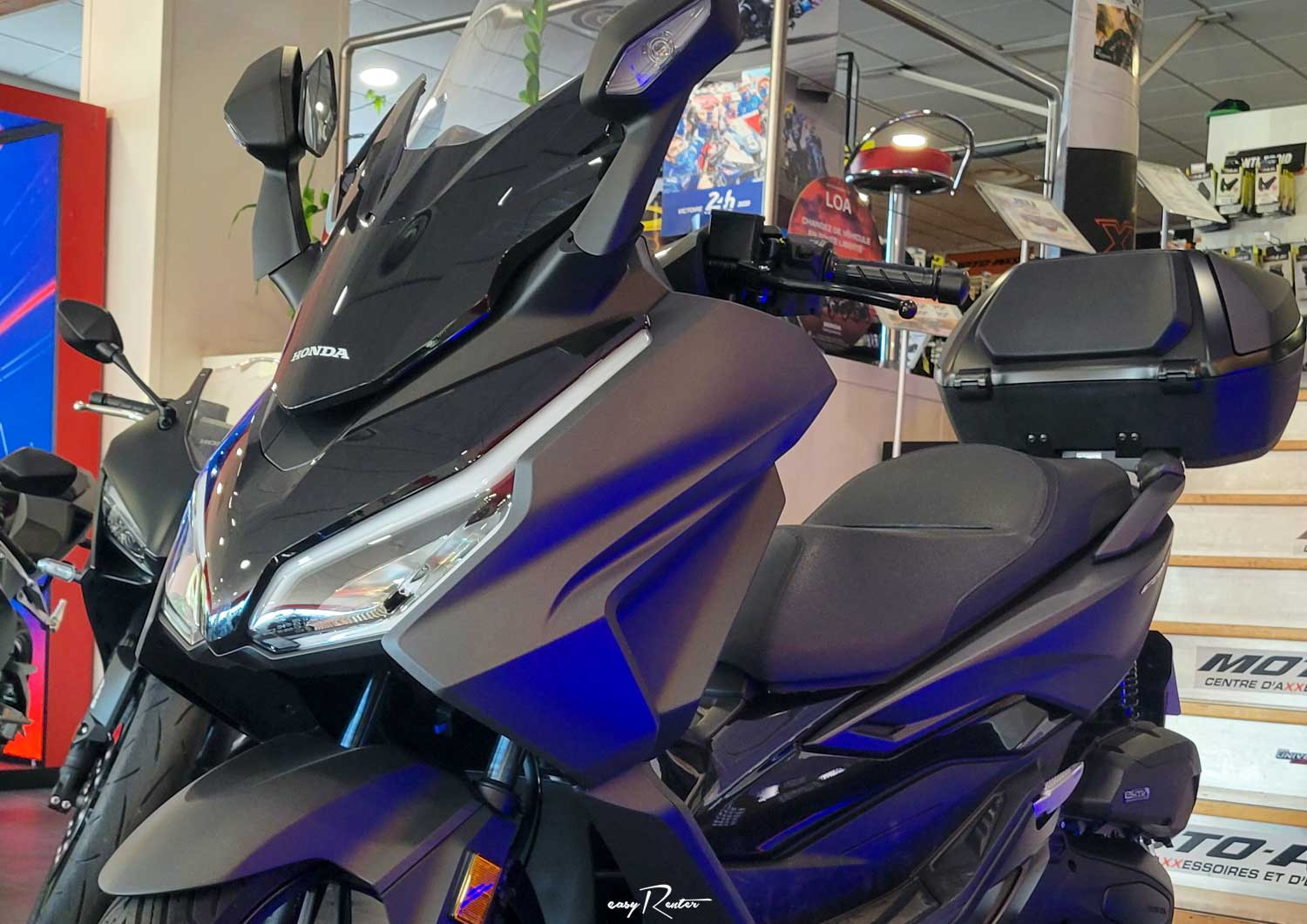 Le Mans Silence S01 scooter rental 18789