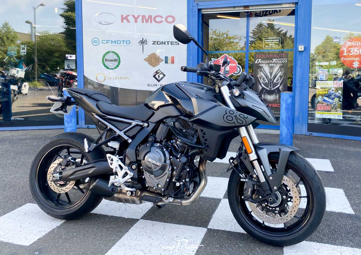 Cholet Kawasaki Z 900 motorcycle rental 14886