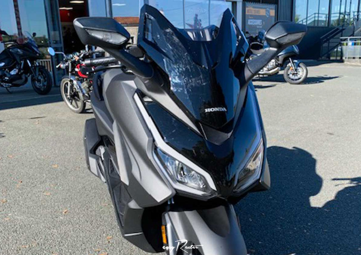 Location moto Laval Yamaha MT07 1