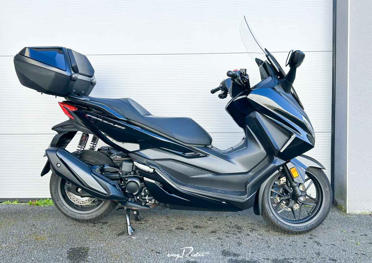 Le Mans Silence S01 scooter rental 18789