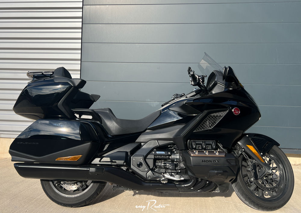 Le Mans Silence S01 scooter rental 18789