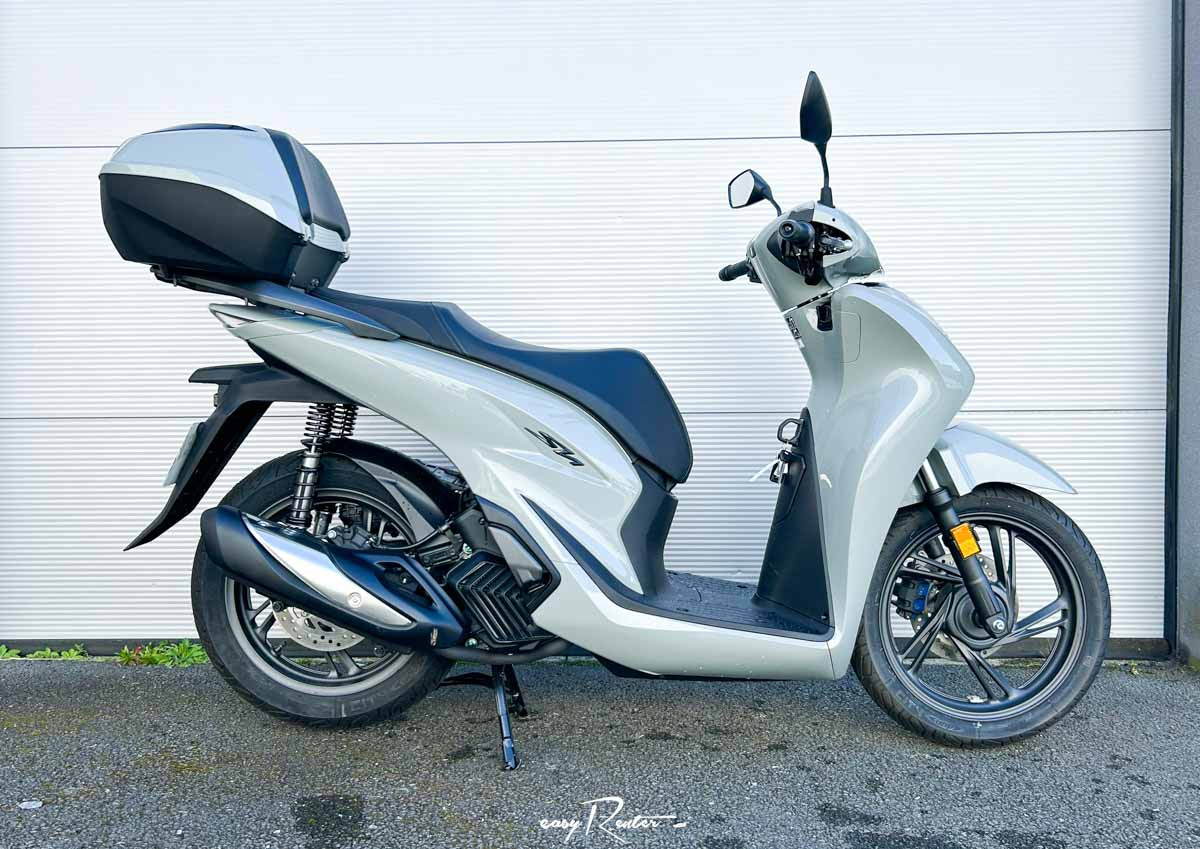 Le Mans Silence S01 scooter rental 18789