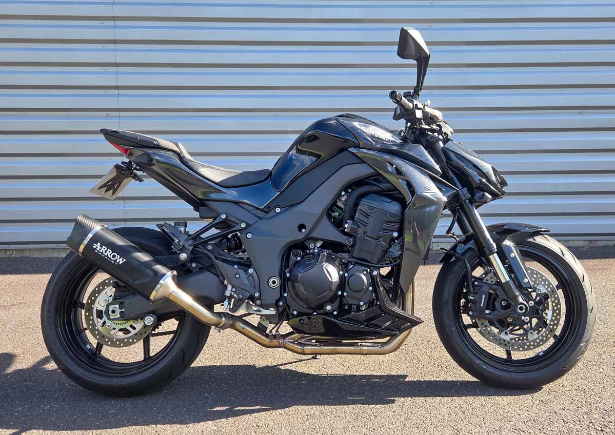 Nancy Guzzi V7 Stone motorcycle rental 14939