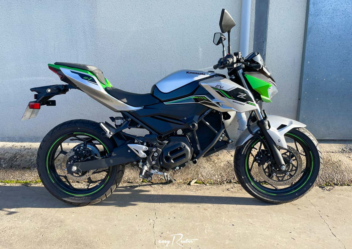 Location moto Laval Yamaha MT07 1