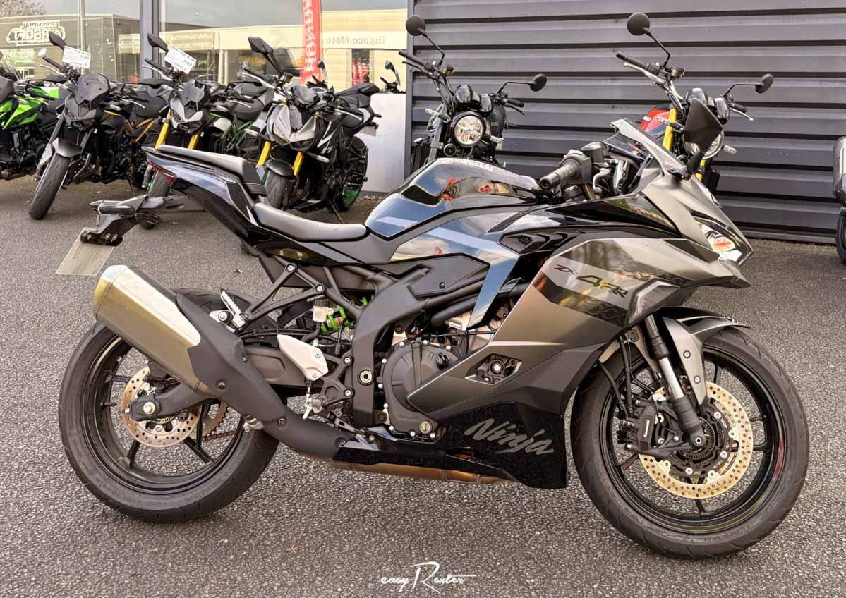 Angers Kawasaki Z900 RS motorcycle rental 15641
