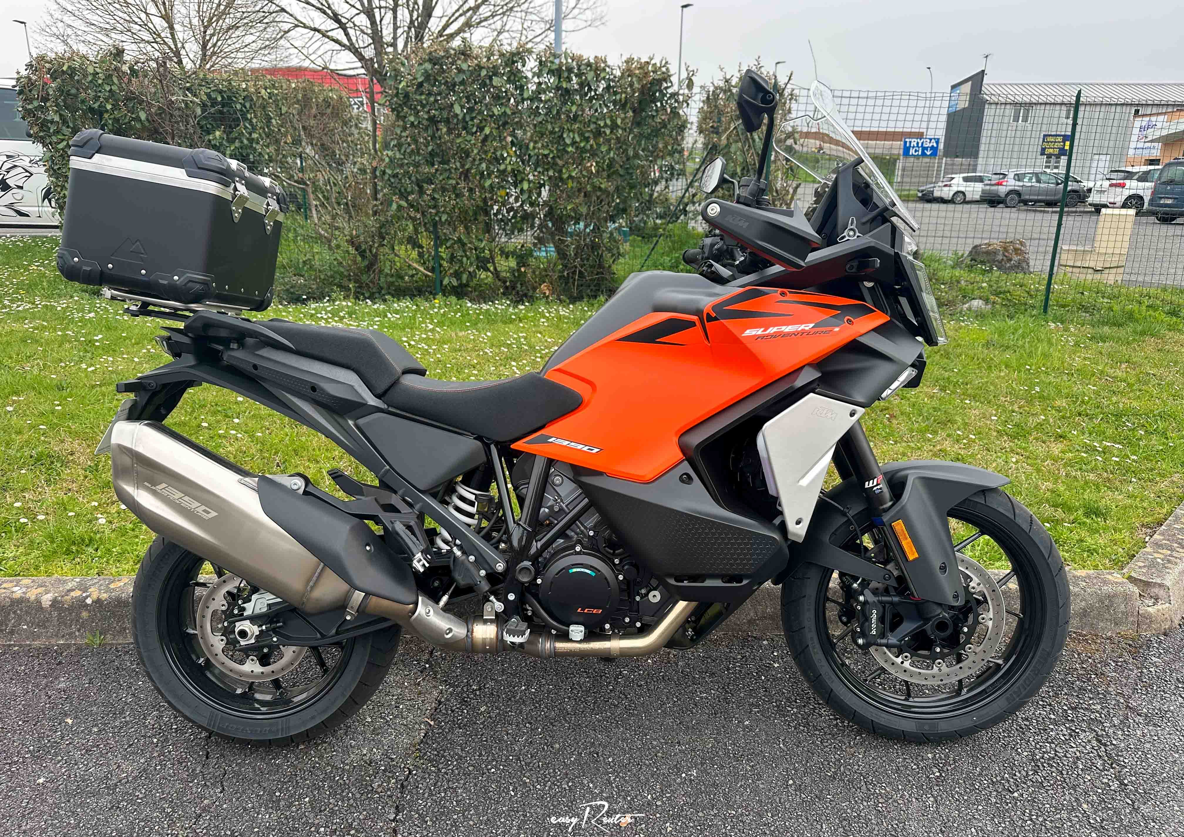 Angers KTM 890 Duke L motorcycle rental 15589