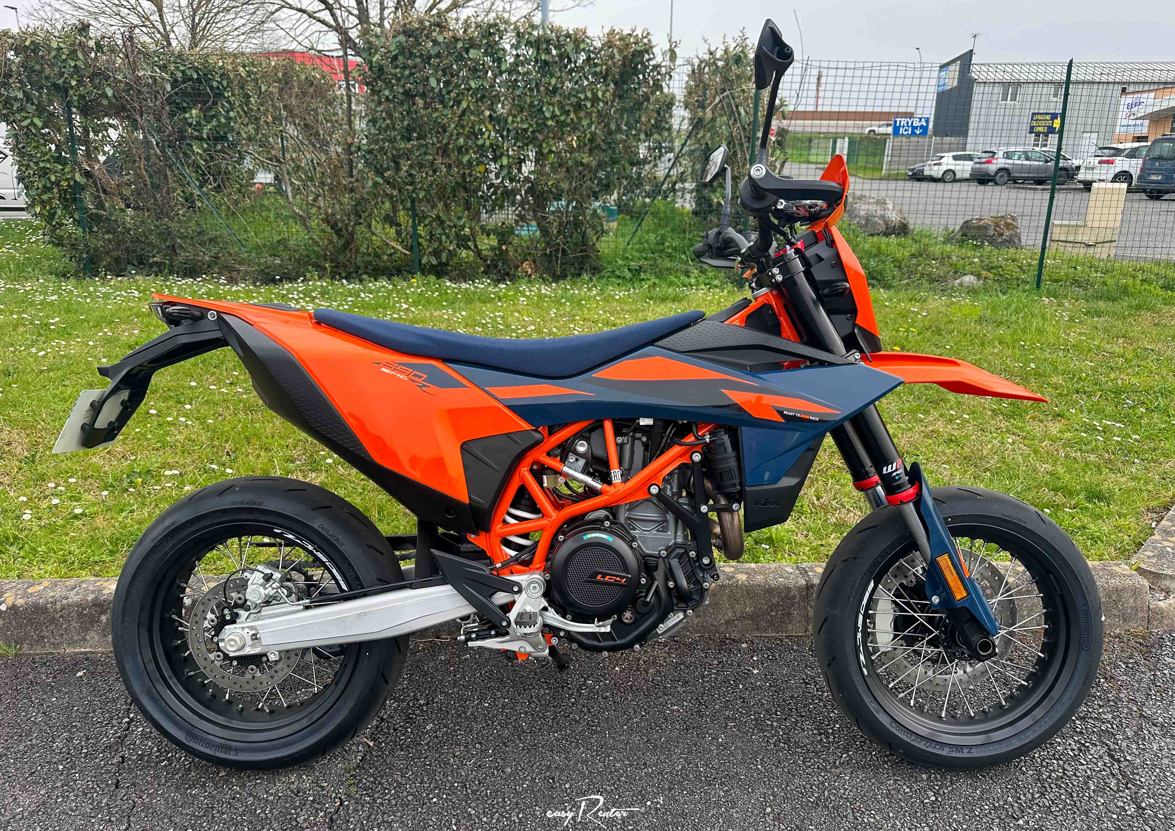 Angers KTM 890 Duke L motorcycle rental 15589