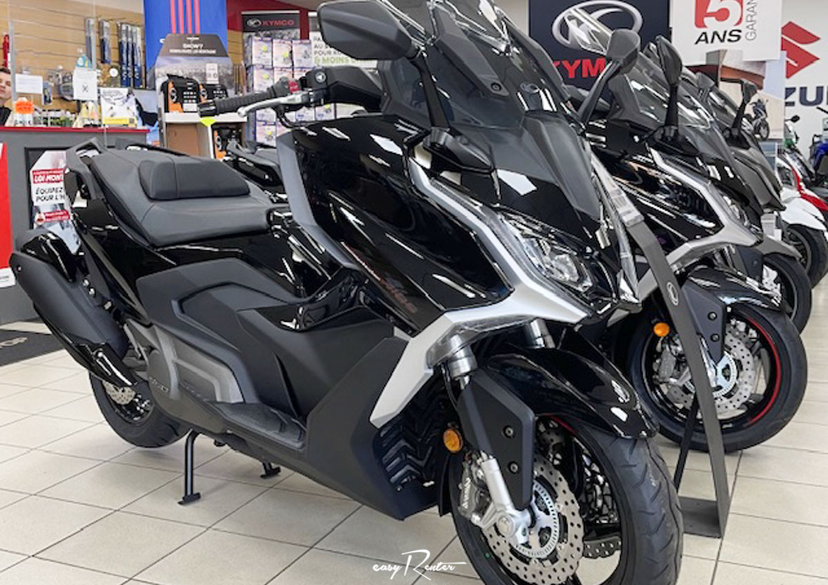 Le Mans Kymco 125 Downtown scooter rental 14791