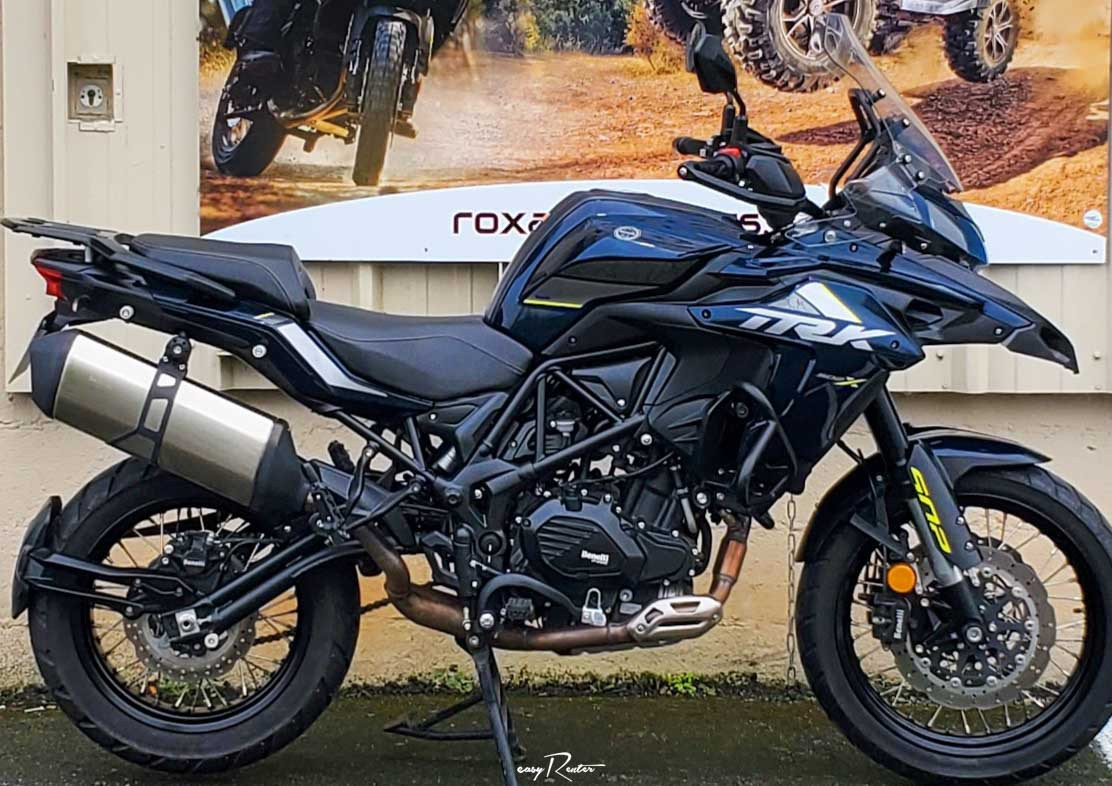 Rodez Benelli 400 Imperiale motorcycle rental 14778