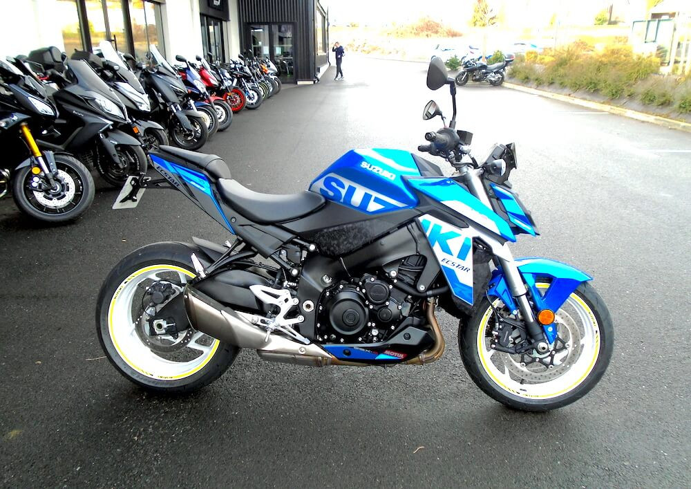 Rodez Suzuki SV 650 motorcycle rental 14764