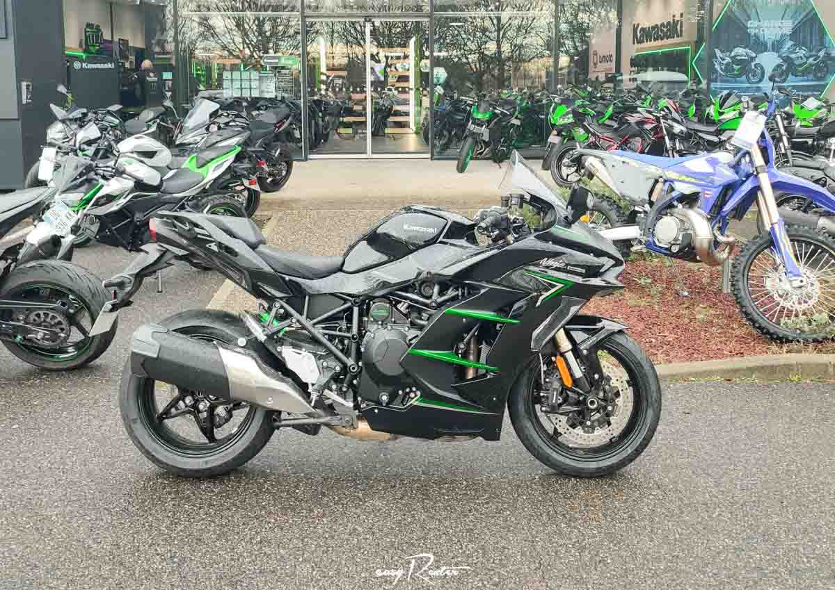 Location moto Laval Yamaha MT07 1