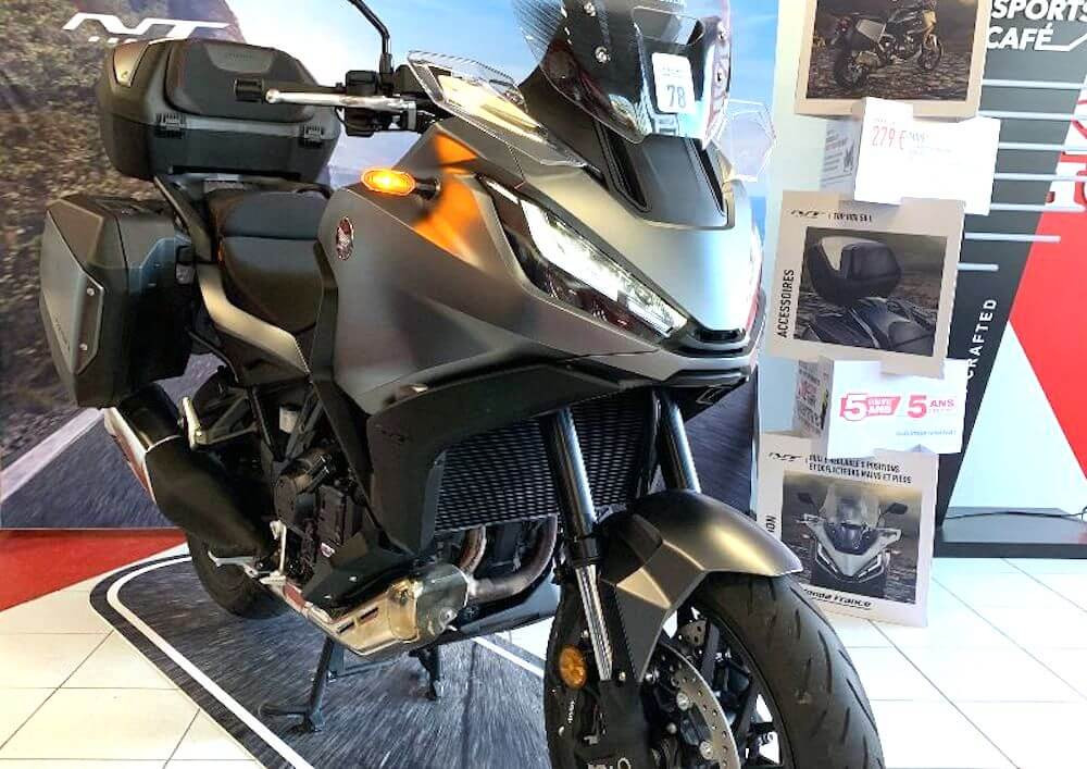 Location moto Laval Yamaha MT07 1