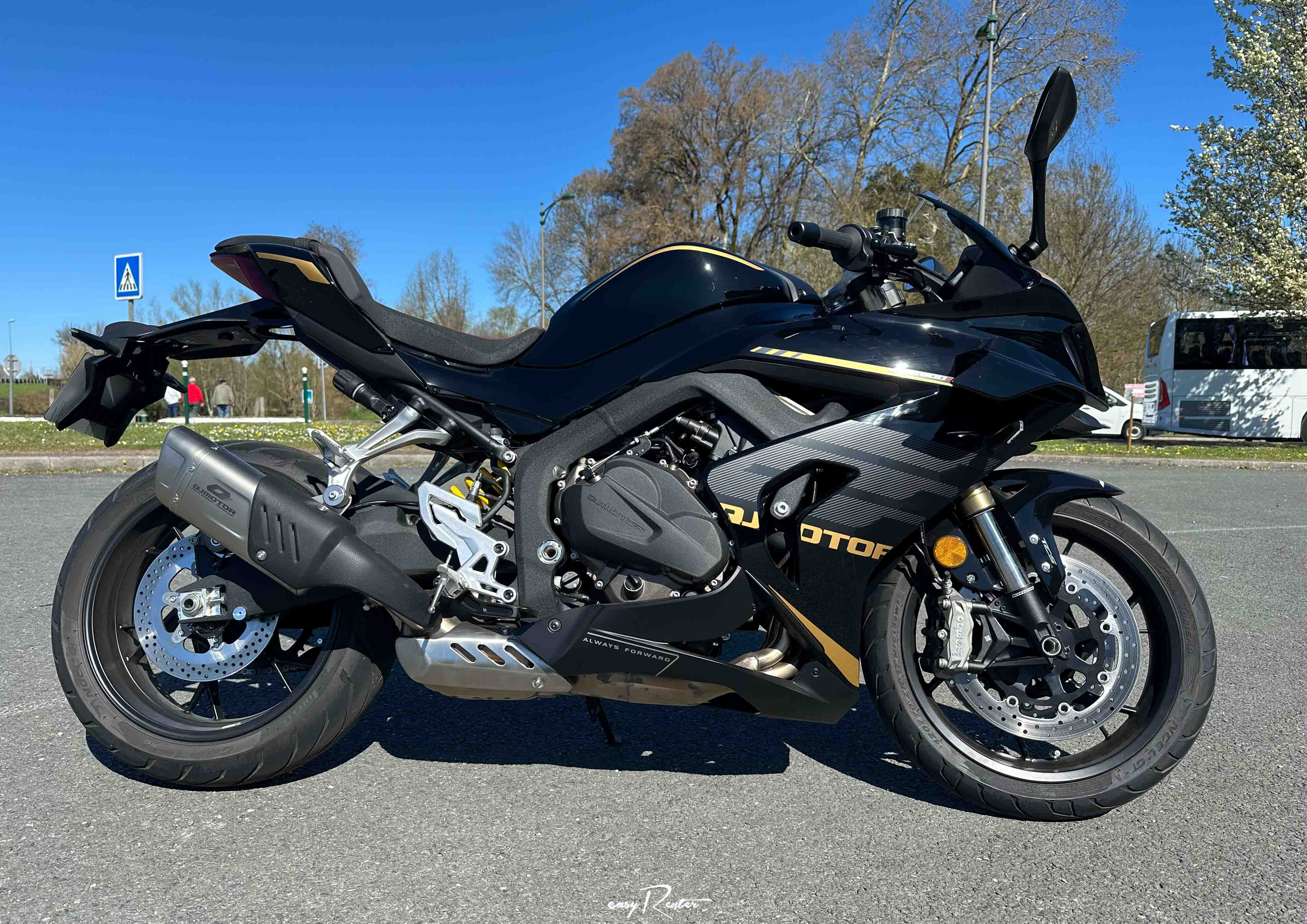 Location moto Laval Yamaha MT07 1