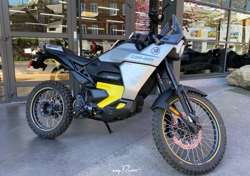 Location moto Laval Yamaha MT07 1