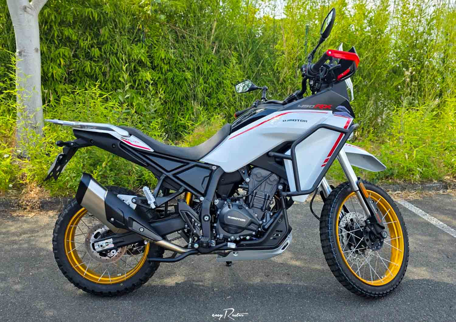 Location moto Laval Ducati 400 Scrambler 1