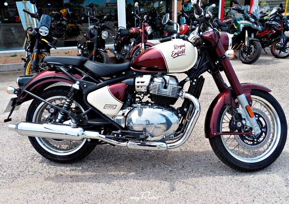 Saint-Lô Kawasaki Z650 A2 motorcycle rental 14194