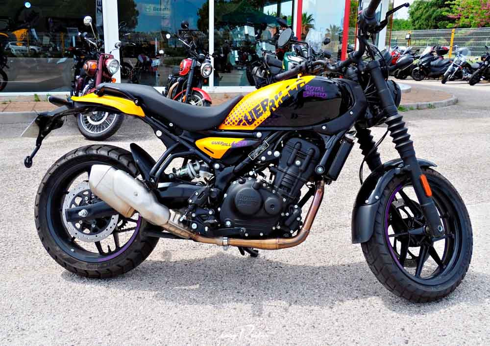 Saint-Lô Kawasaki Z650 A2 motorcycle rental 14194