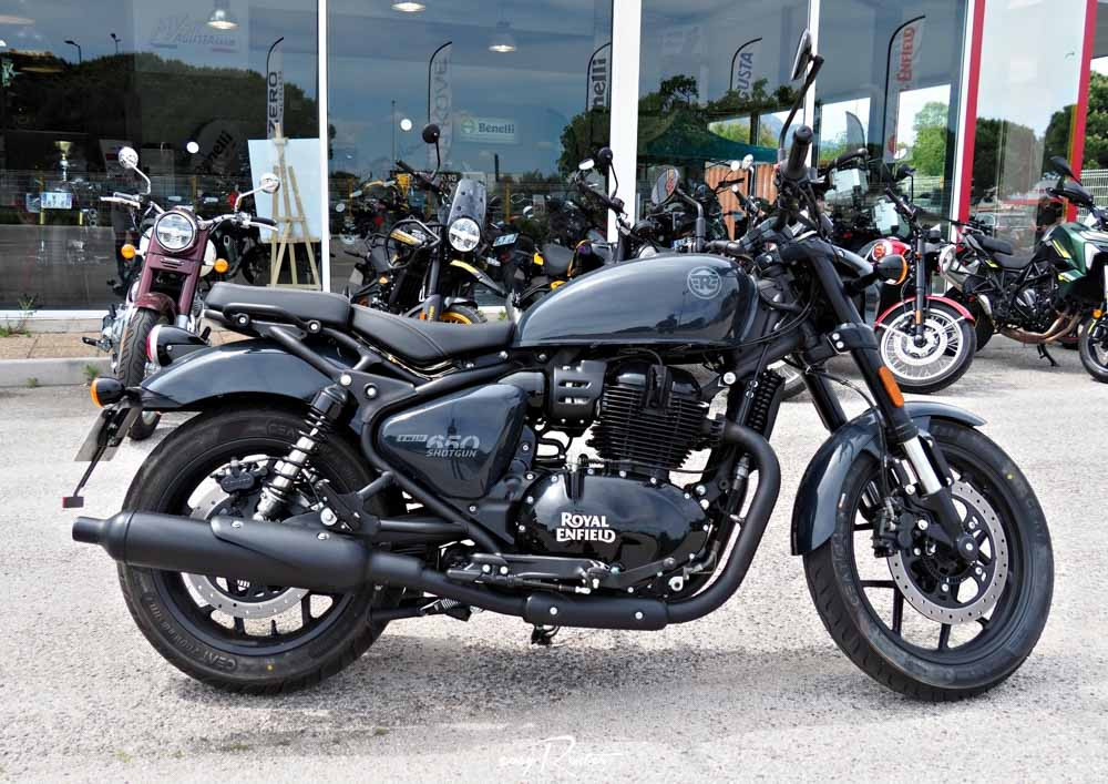 Saint-Lô Kawasaki Z650 A2 motorcycle rental 14194